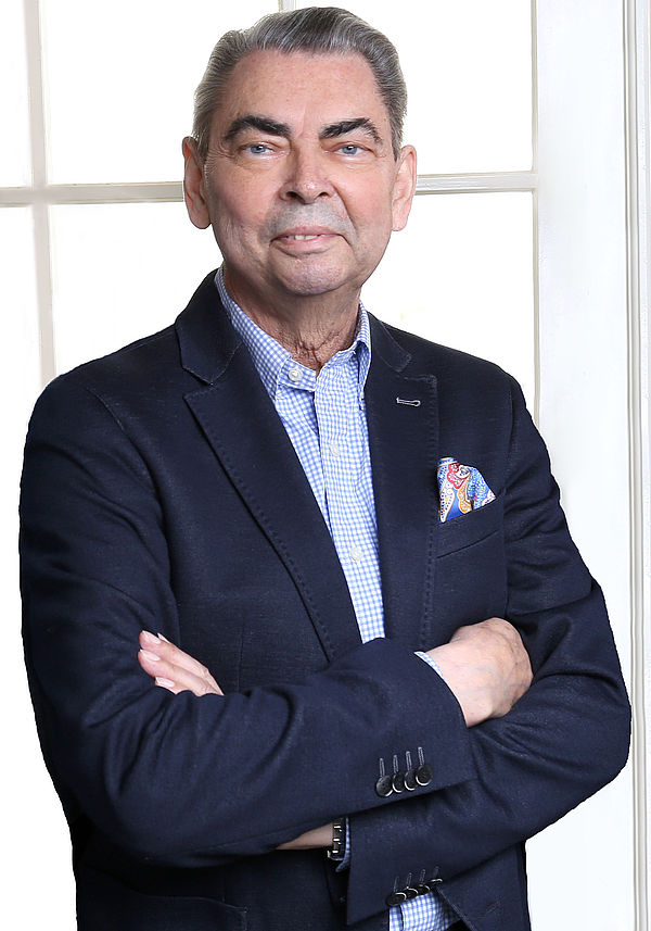 Dieter Filip, der mehr als zwei Jahrzehnte das Unternehmen erfolgreich leitete und maßgeblich prägte, verstirbt kurz nach seinem Ausscheiden aus der Geschäftsführung.