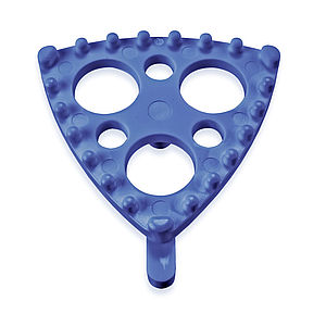 Filip sieve cleaner with studs for wire and synthetic mesh